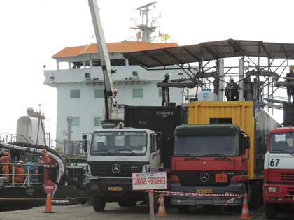 Ship to Shore Bitumen and Fuel Unloading System